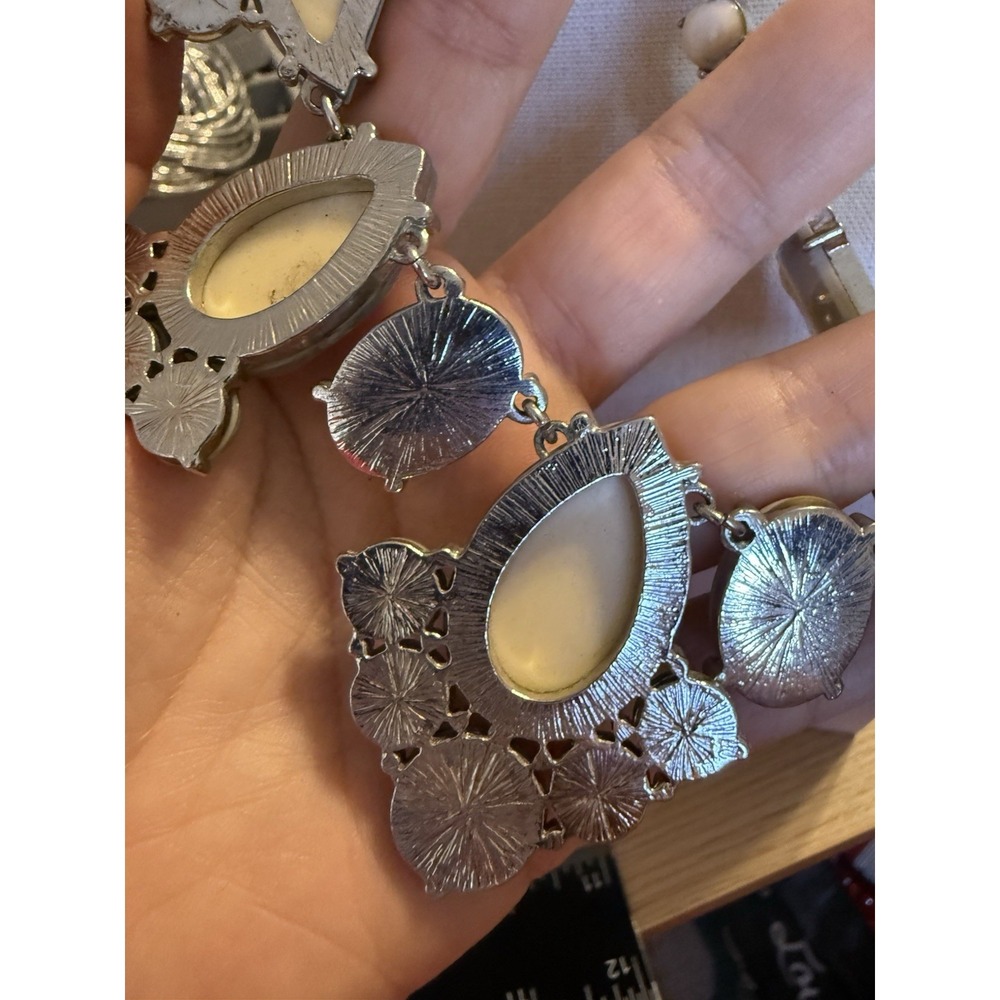 Kate Spade New York White Resin Statement Necklace Silver Tone Geometric Stone - Picture 5 of 8